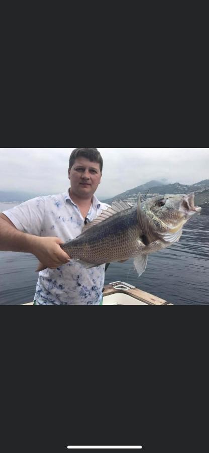 Mareluna Menton Bagian luar foto