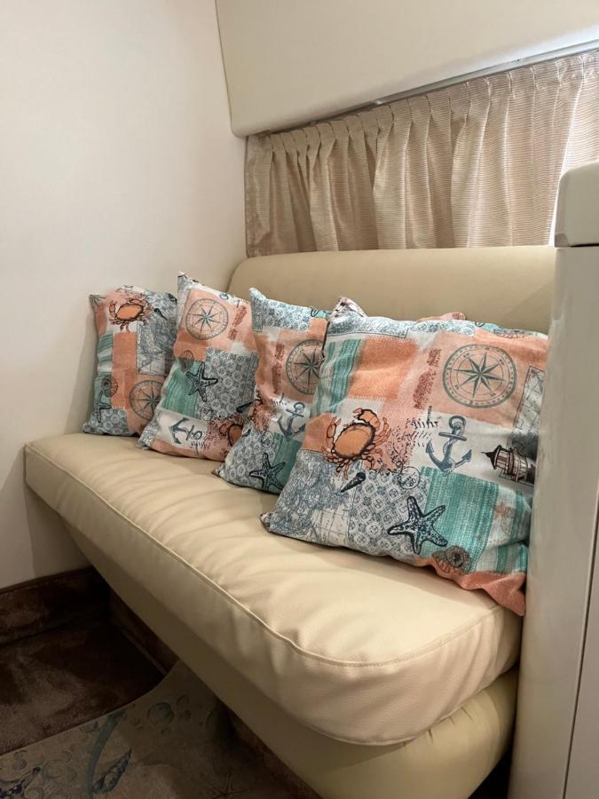 Mareluna Menton Bagian luar foto